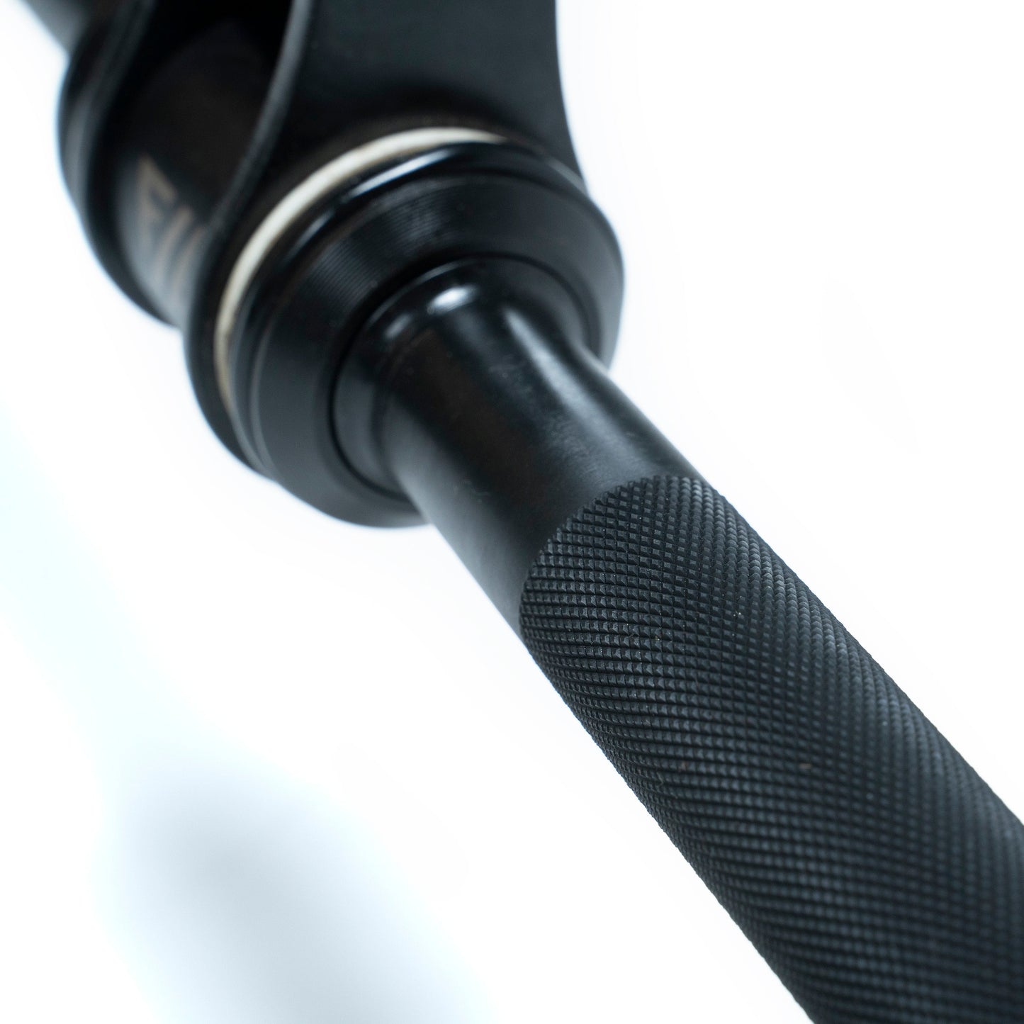 FitWay Equip. Revolving Lat Bar - D Handle